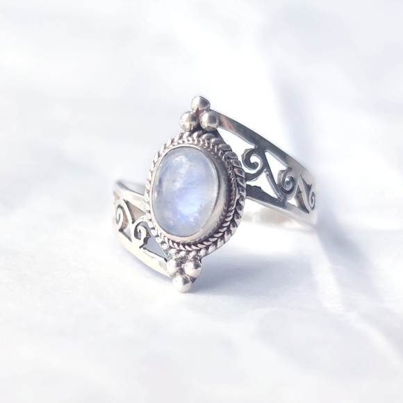 Moonstone & sterling silver ring with open scrollwork band - Picture 1 of 9